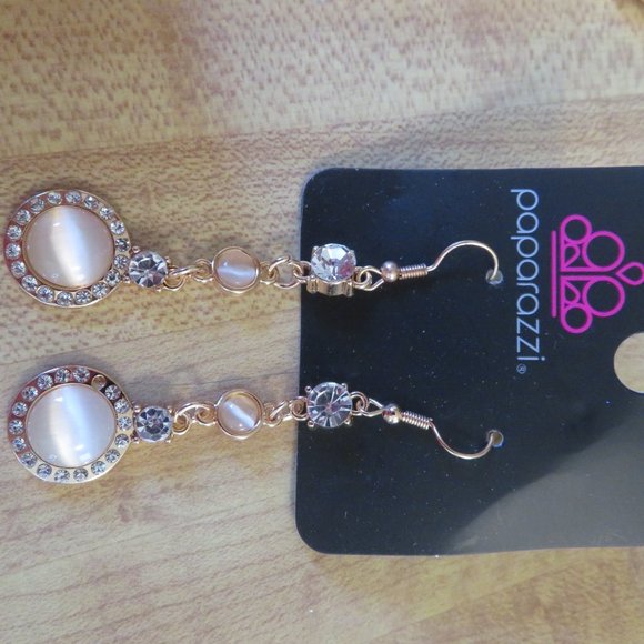 Beautiful 5pc. Jewelry Ensemble By Paparazzi (PI25) Delicate elegant Set - Picture 7 of 7